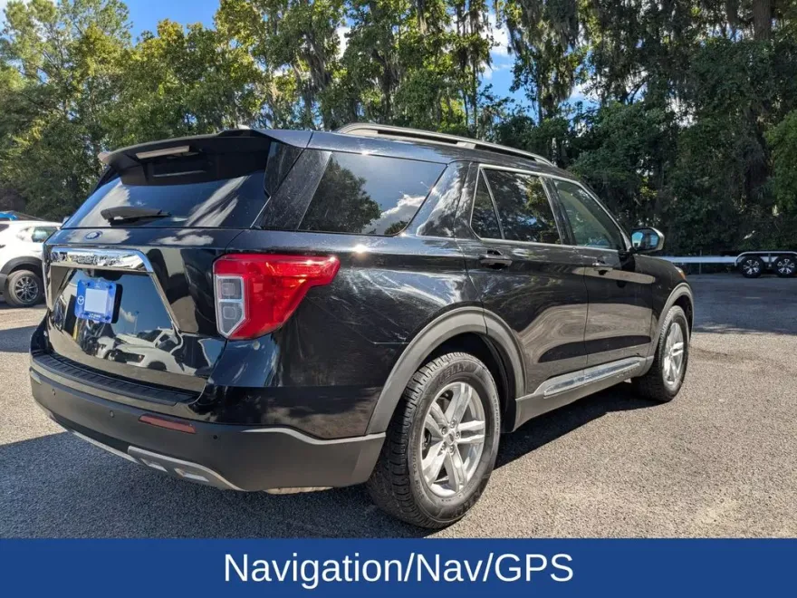 2021 Ford Explorer XLT photo 1