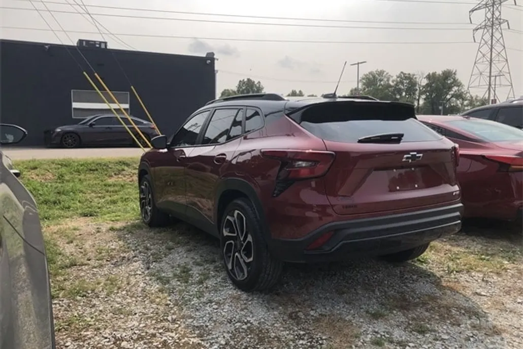 2025 Chevrolet Trax photo 1