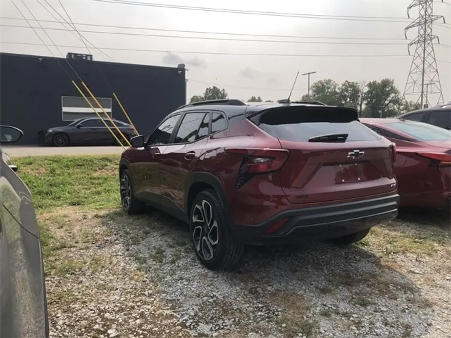 2025 Chevrolet Trax photo 1
