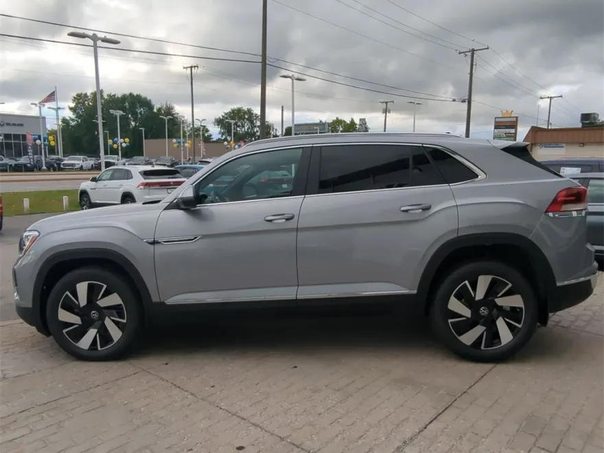 2026 Volkswagen Atlas Cross Sport SEL photo 1