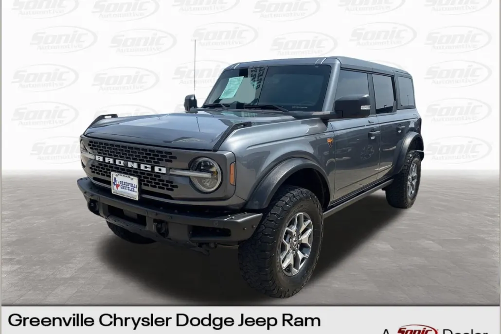 2022 Ford Bronco Badlands photo 1