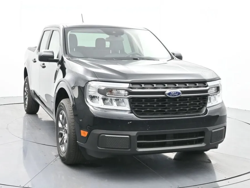 2024 Ford Maverick XLT photo 1