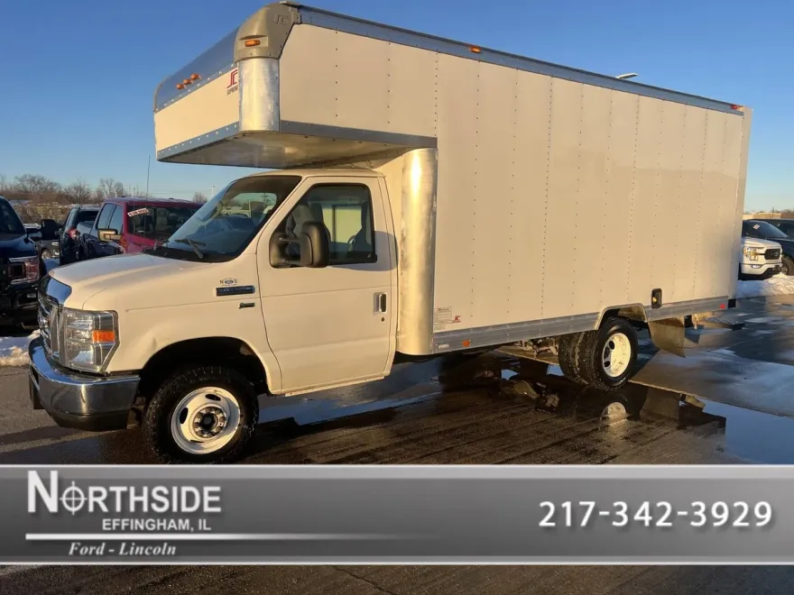 2015 Ford E-350 photo 1