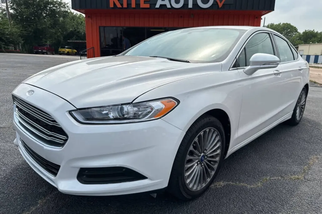 2013 Ford Fusion Titanium photo 1