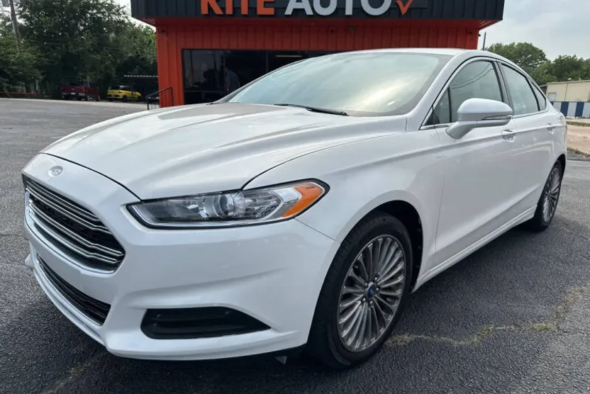 2013 Ford Fusion Titanium photo 1