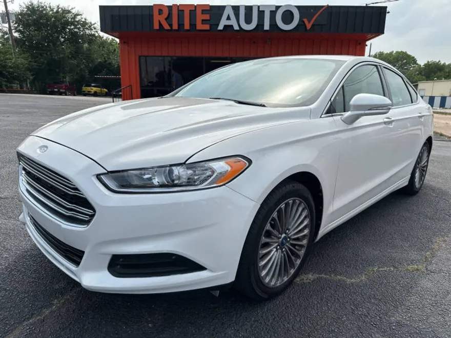 2013 Ford Fusion Titanium photo 1