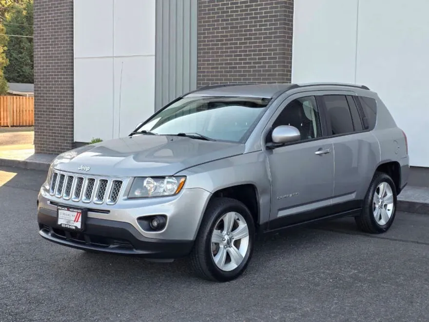 2017 Jeep Compass Latitude photo 1