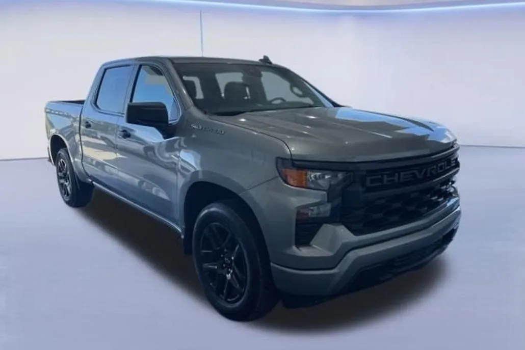 2024 Chevrolet Silverado 1500 Custom photo 1