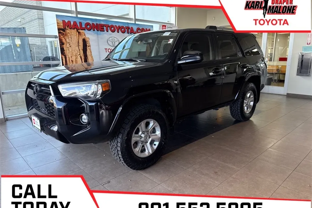 2022 Toyota 4Runner SR5 photo 1