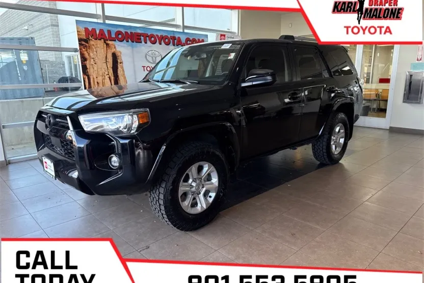 2022 Toyota 4Runner SR5 photo 1
