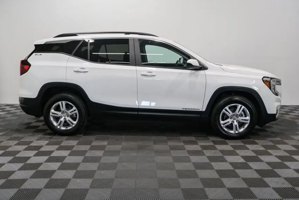 2022 Gmc Terrain SLE photo 1
