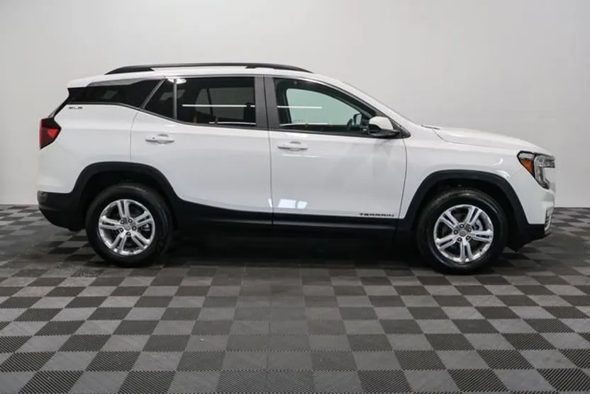 2022 Gmc Terrain SLE photo 1