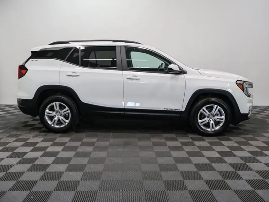 2022 Gmc Terrain SLE photo 1