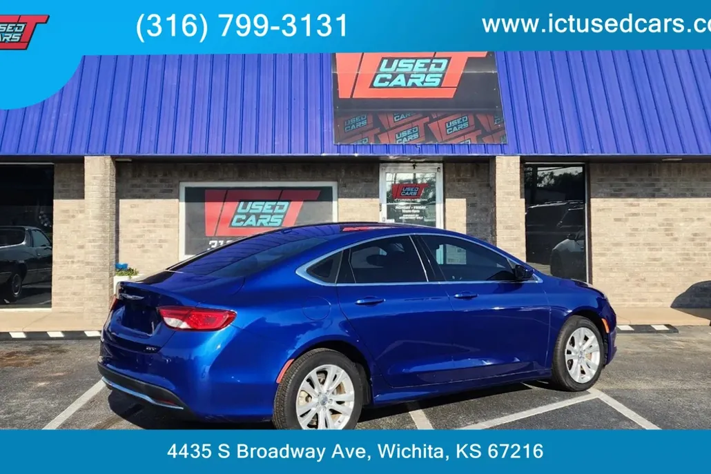 2015 Chrysler 200 Limited photo 1