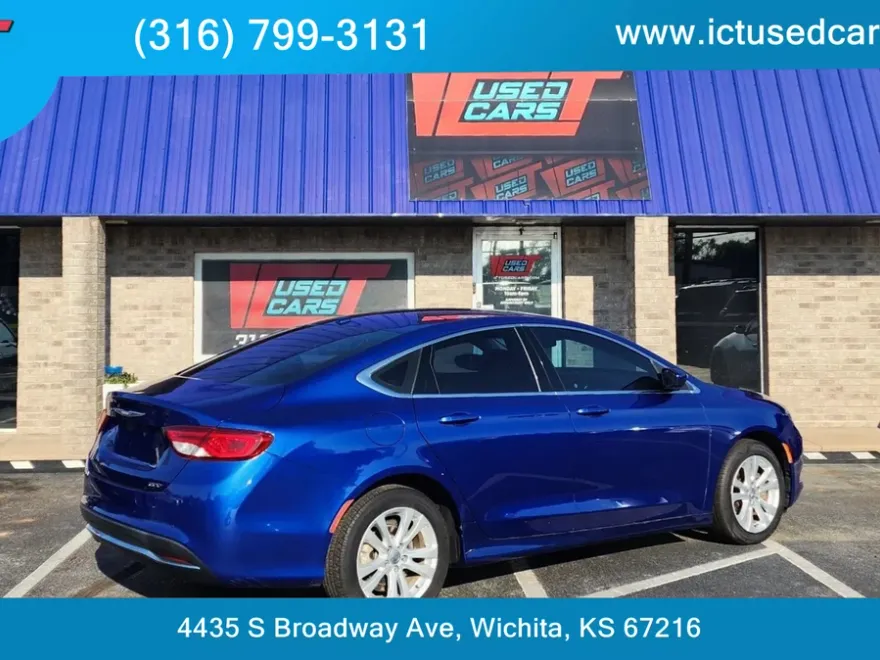 2015 Chrysler 200 Limited photo 1