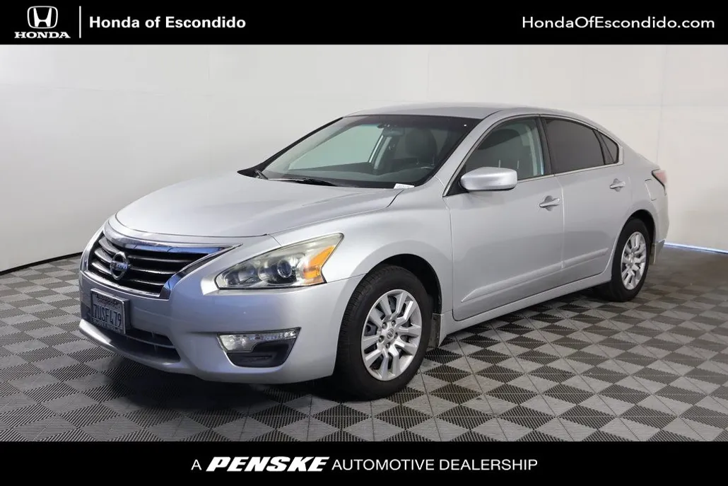 2015 Nissan Altima 2.5 S photo 1