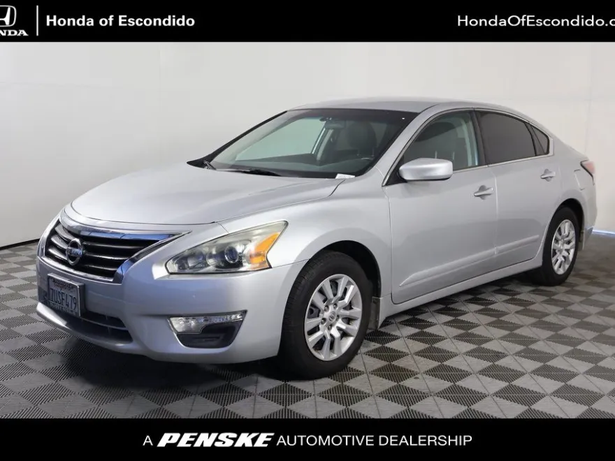 2015 Nissan Altima 2.5 S photo 1