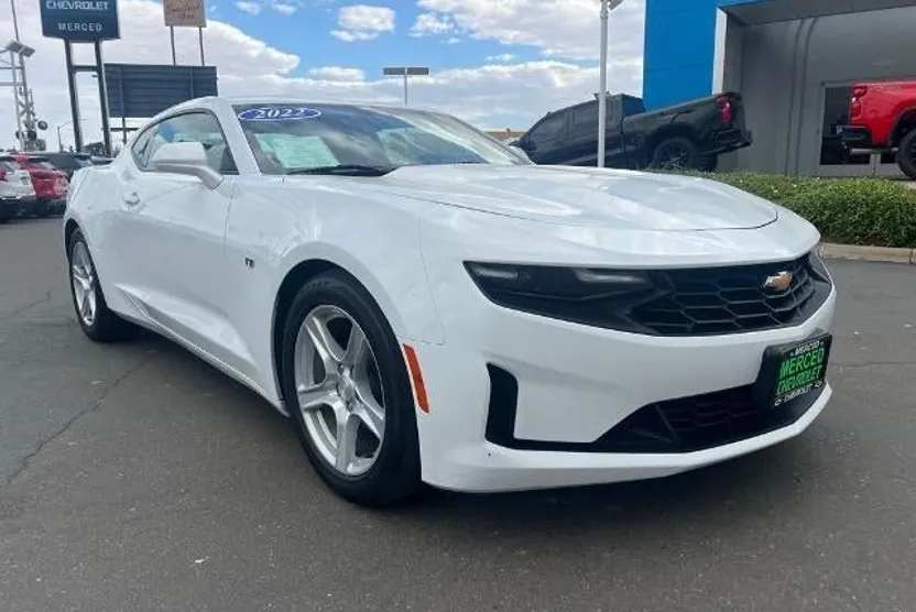 2023 Chevrolet Camaro 1LT photo 1