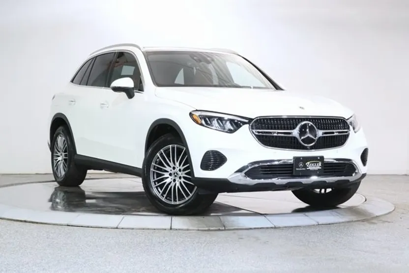 2025 Mercedes Benz GLC 300 4MATIC photo 1