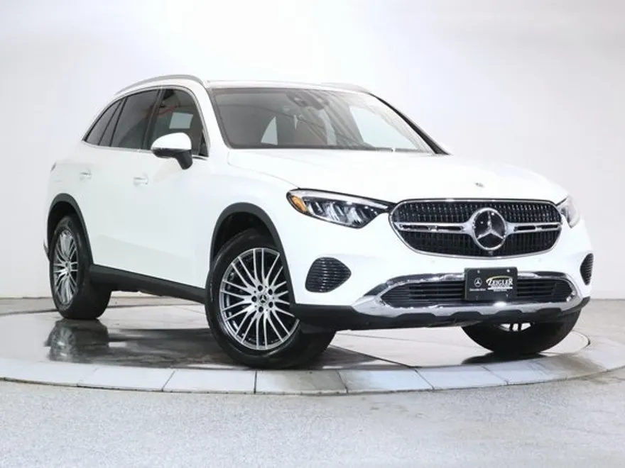 2025 Mercedes Benz GLC 300 4MATIC photo 1