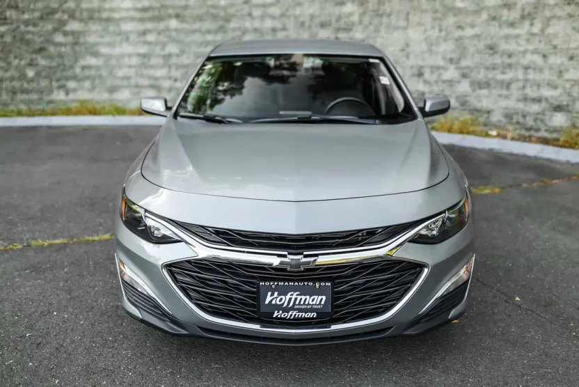 2025 Chevrolet Malibu RS photo 1