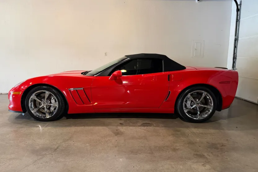 2011 Chevrolet Corvette Grand Sport Convertible 3LT photo 1