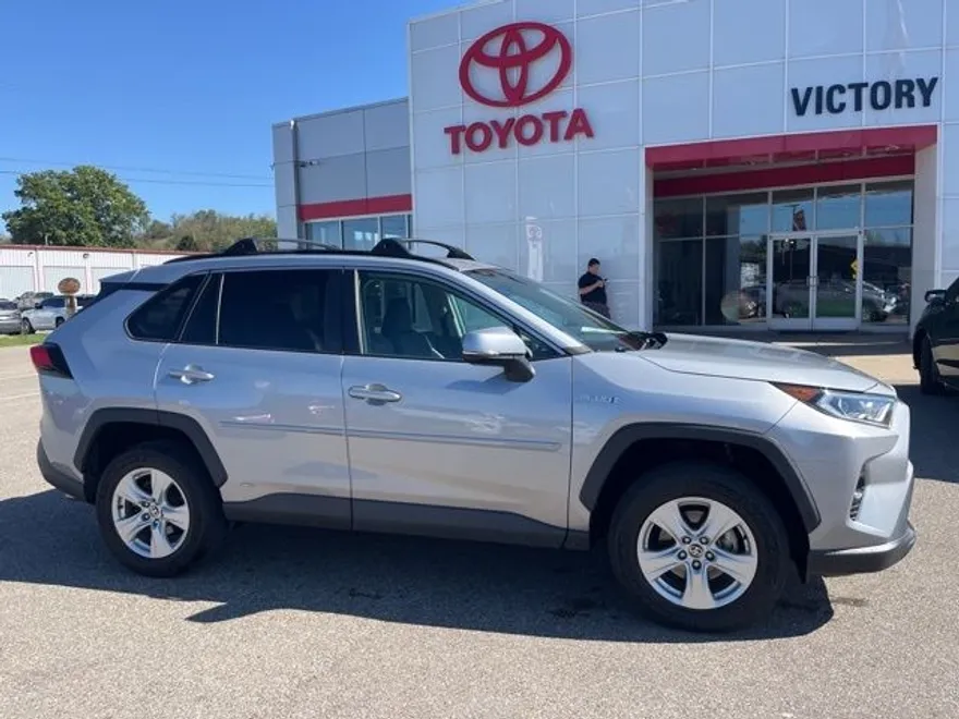 2021 Toyota RAV4 Hybrid XLE photo 1