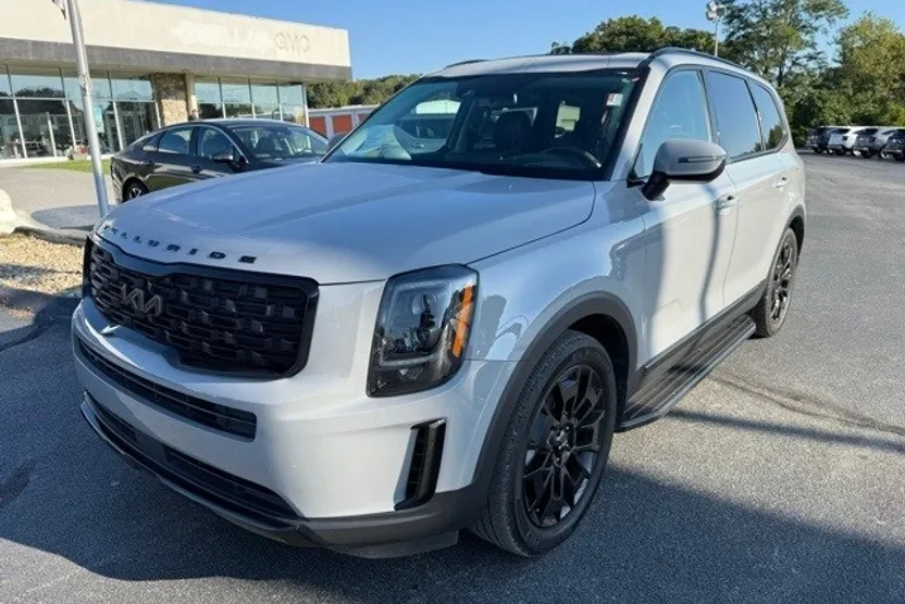 2022 Kia Telluride EX photo 1