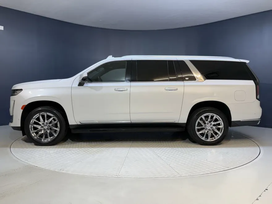 2021 Cadillac Escalade ESV Premium Luxury photo 1