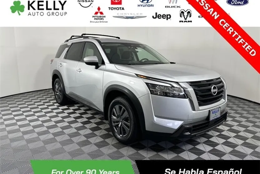 2022 Nissan Pathfinder SV photo 1