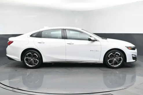 2022 Chevrolet Malibu 1LT photo 3