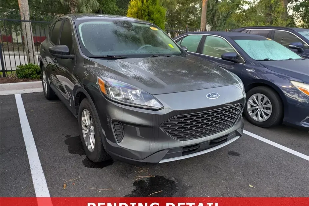 2020 Ford Escape S photo 1