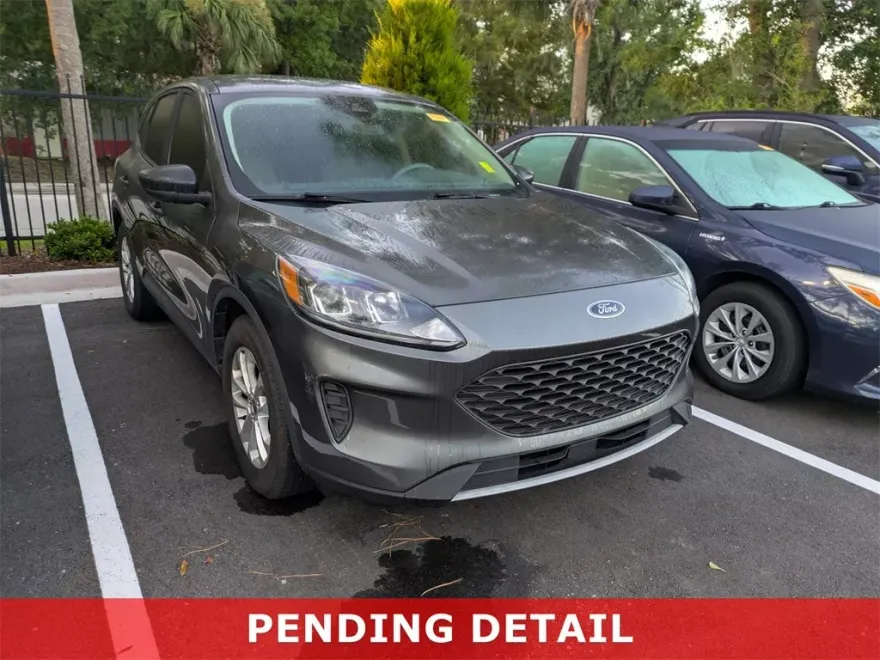 2020 Ford Escape S photo 1