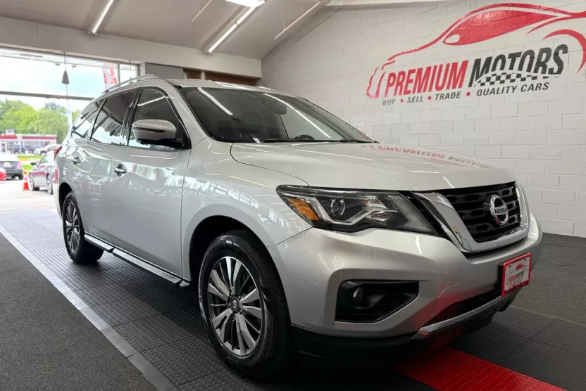 2018 Nissan Pathfinder S photo 1