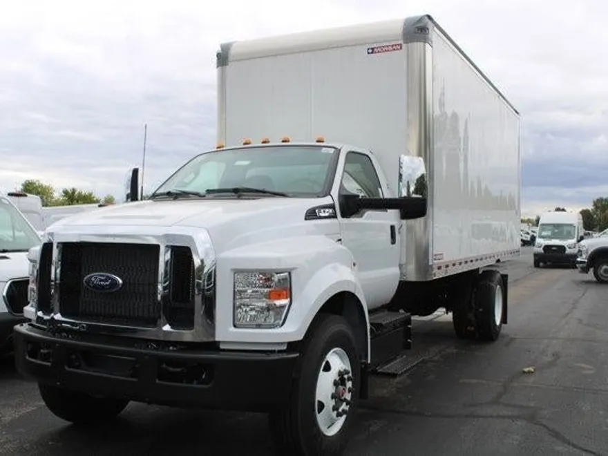 2025 Ford F-750 photo 1
