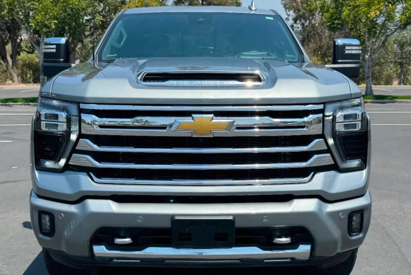 2024 Chevrolet Silverado 2500HD High Country photo 1