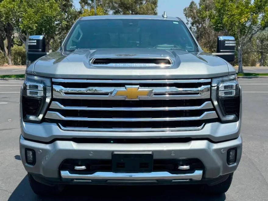 2024 Chevrolet Silverado 2500HD High Country photo 1