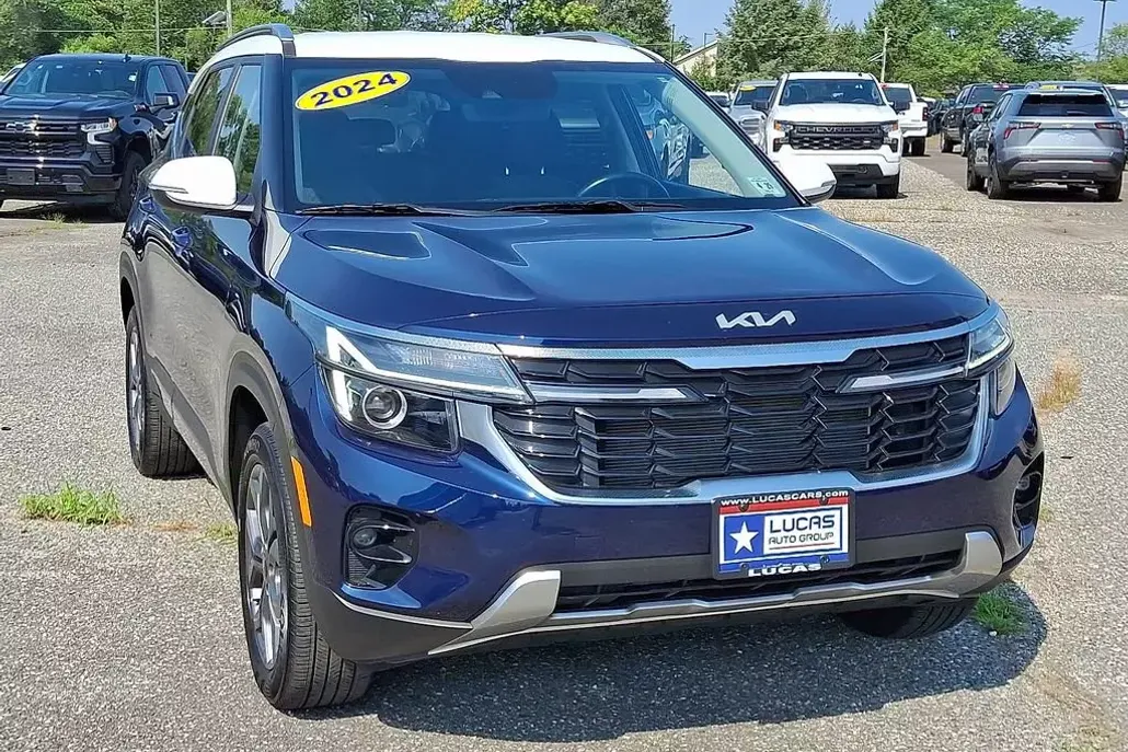 2024 Kia Seltos S photo 1