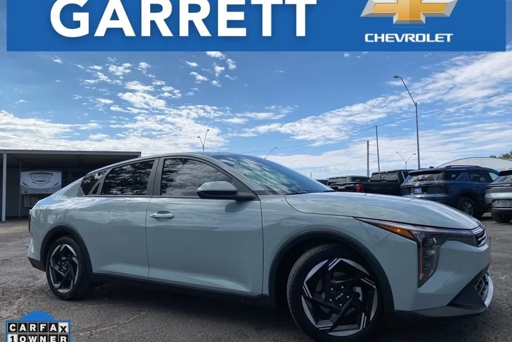 2025 Kia K4 EX photo 1