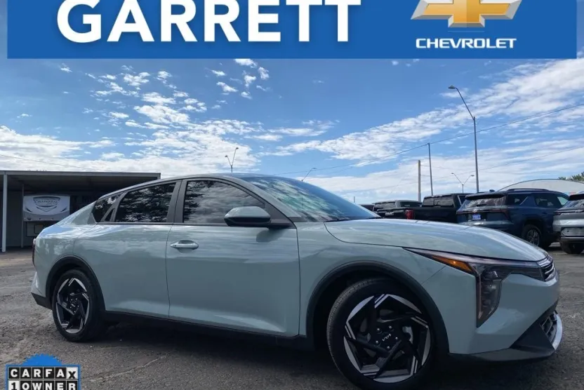 2025 Kia K4 EX photo 1