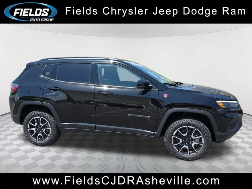 2025 Jeep Compass Trailhawk photo 1