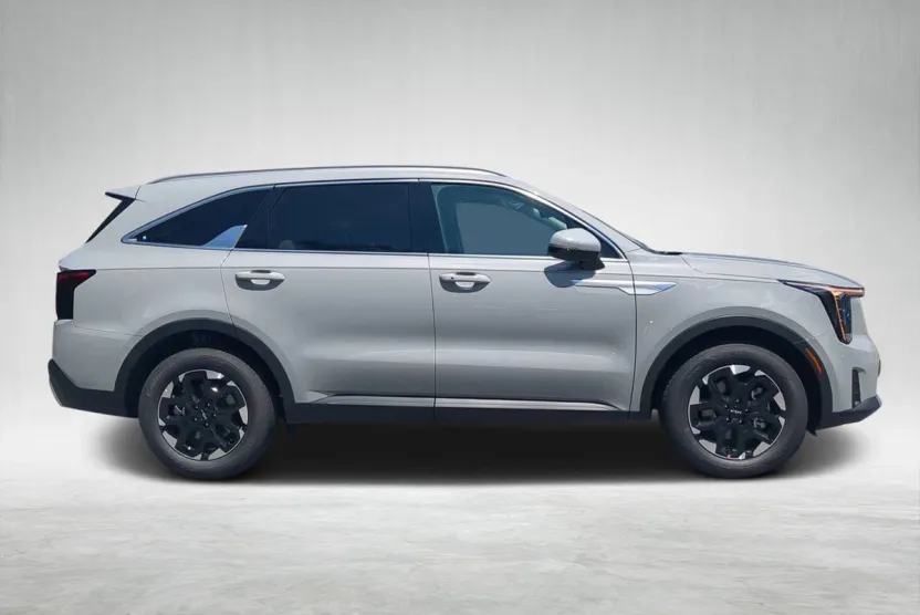 2026 Kia Sorento S photo 1