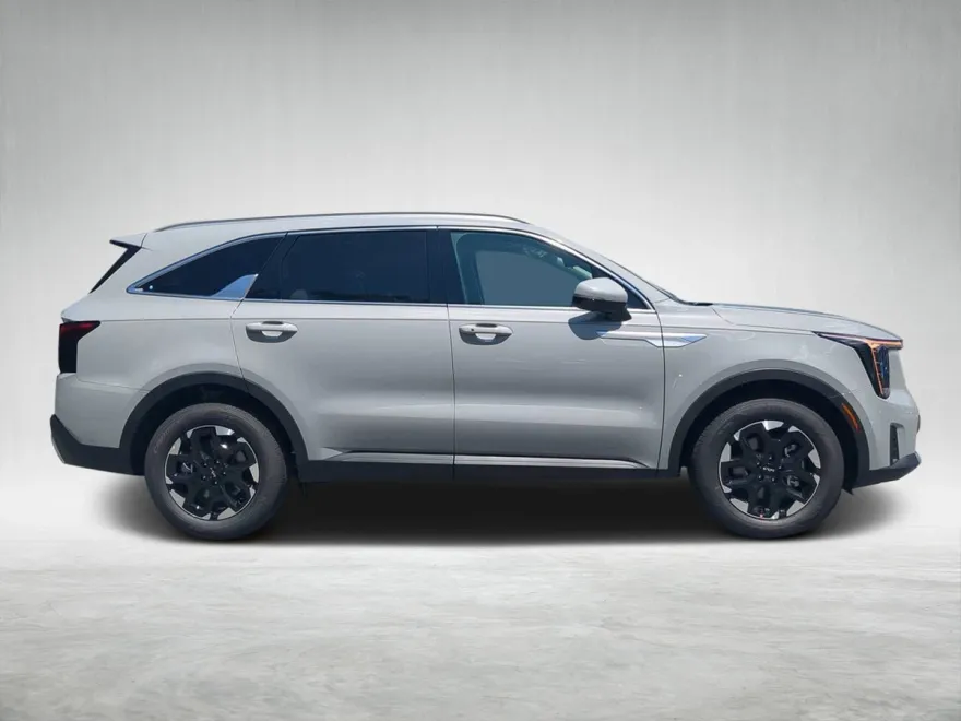 2026 Kia Sorento S photo 1