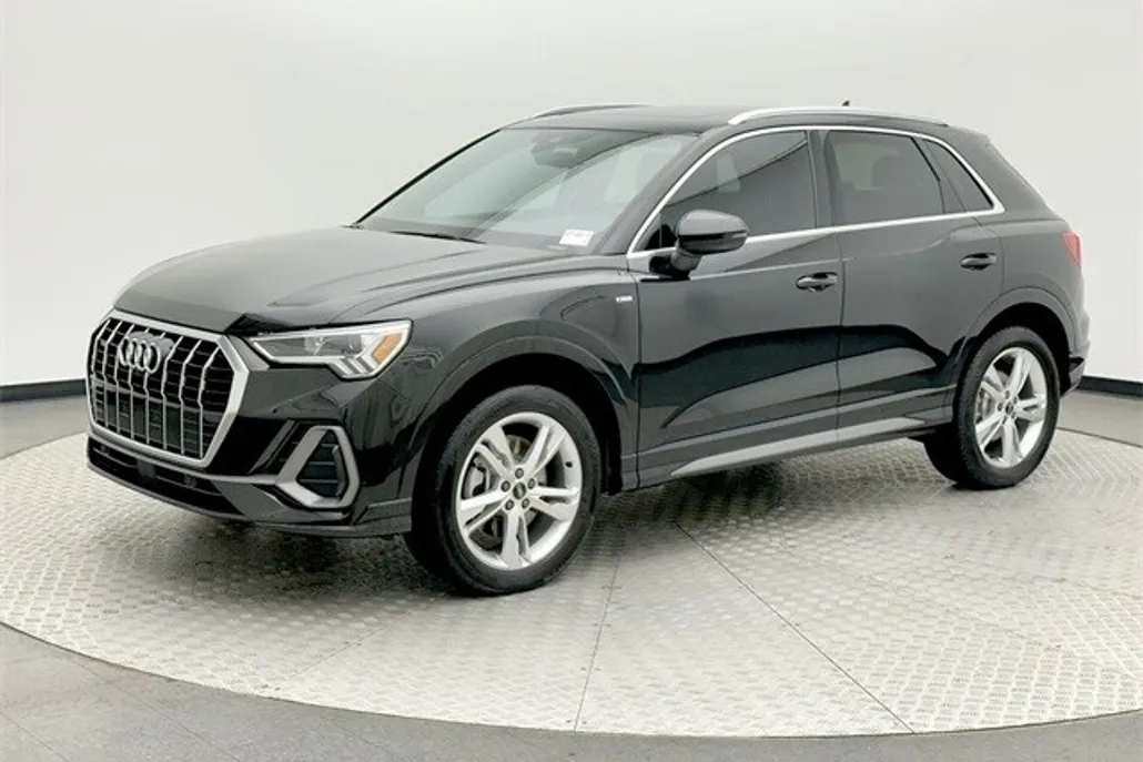 2023 Audi Q3 Premium Plus S line photo 1