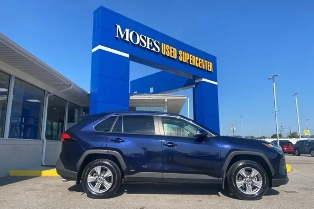 2022 Toyota RAV4 Hybrid XLE photo 1