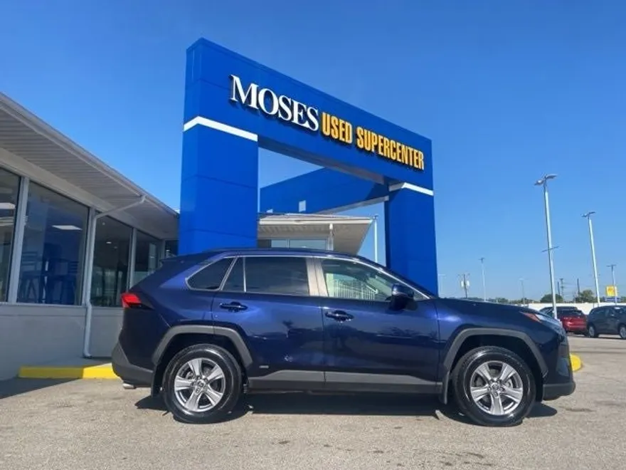 2022 Toyota RAV4 Hybrid XLE photo 1