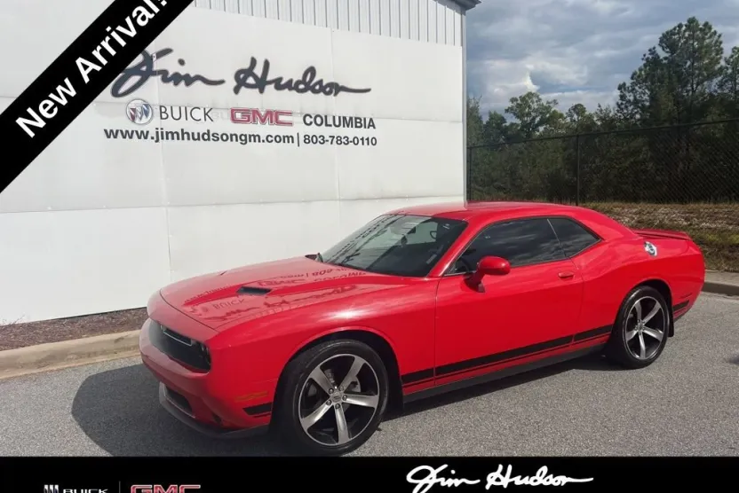 2019 Dodge Challenger SXT photo 1
