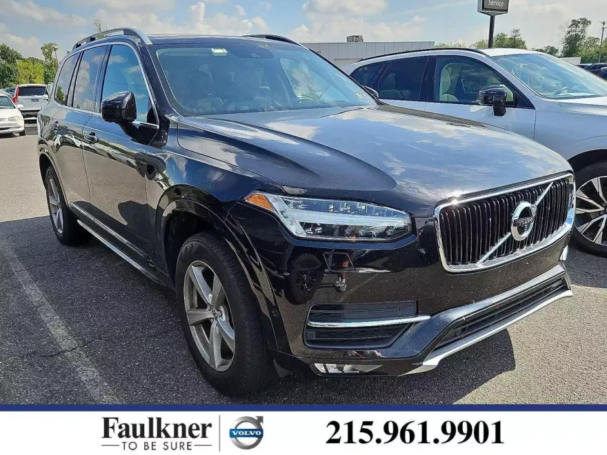 2019 Volvo XC90 T5 AWD Momentum photo 1