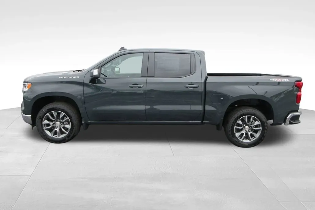 2026 Chevrolet Silverado 1500 LT photo 1