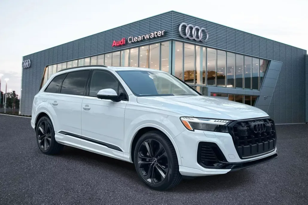 2025 Audi Q7 55 Prestige photo 1